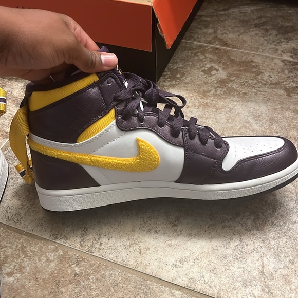 Retro 1s size 11 Grand Purple Varsity Maize - Picture 6 of 8